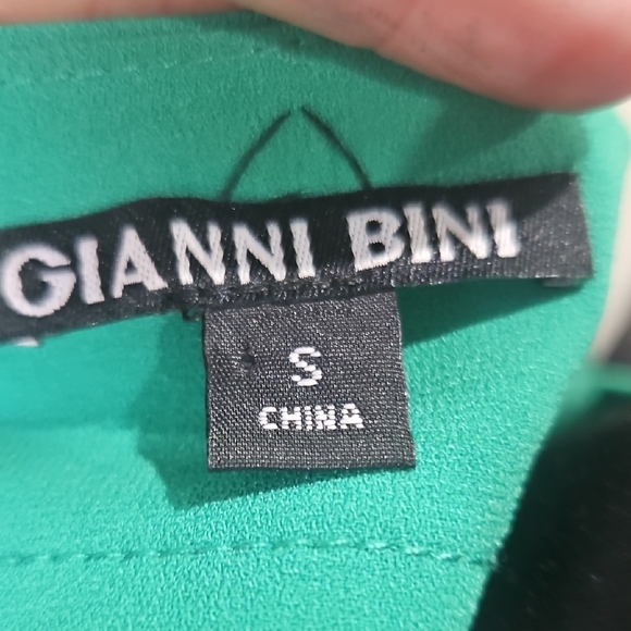 Gianni Bini Emerald Ruffle Sleeve Top - Picture 2 of 5